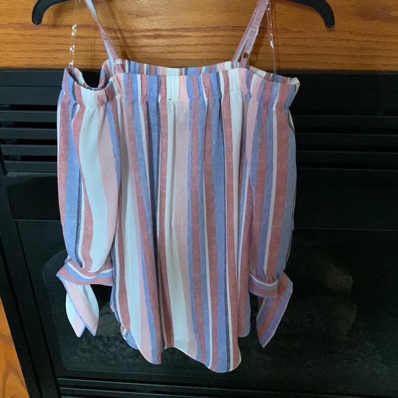 Stripe off shoulder top with toes at end of sleeve size xs - Picture 3 of 6